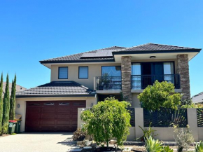 Comfortable Luxury Home, Perth